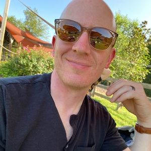 Meet your Posher, Avery